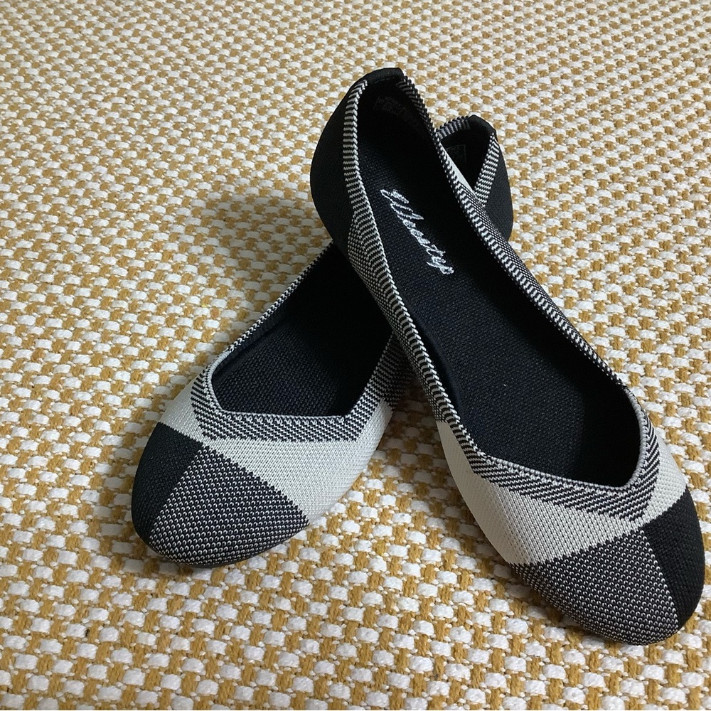 Ballerina flat shoes Black and White Slip-On Flats with Breathable Mesh size 6.5